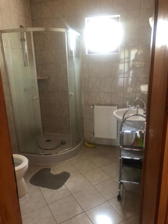 Zalakarosi Egerfa Nyaralohaz Foeldszinti Es Emeleti Apartman Bagian luar foto